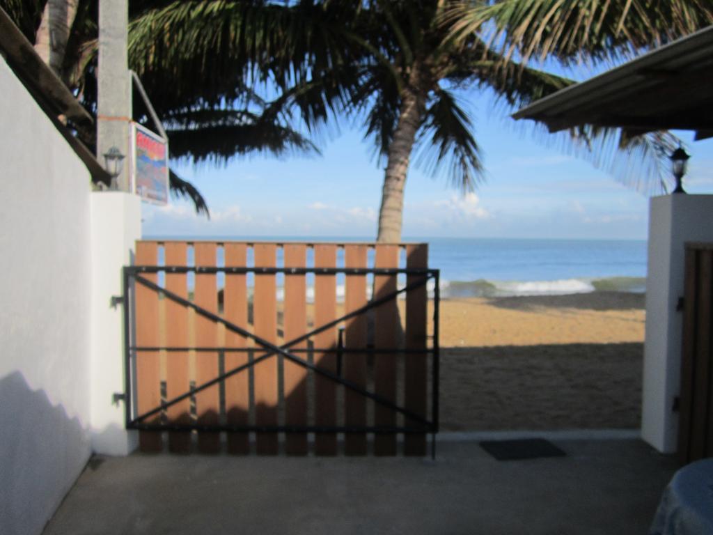 Anicia Beach House Negombo Exterior photo